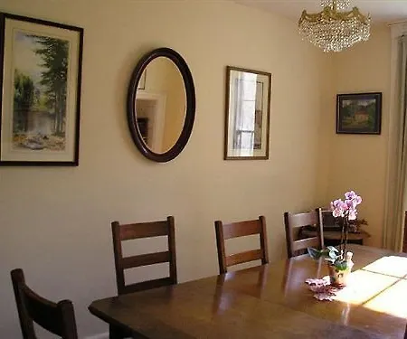 Old Presbytery Guest house 3*